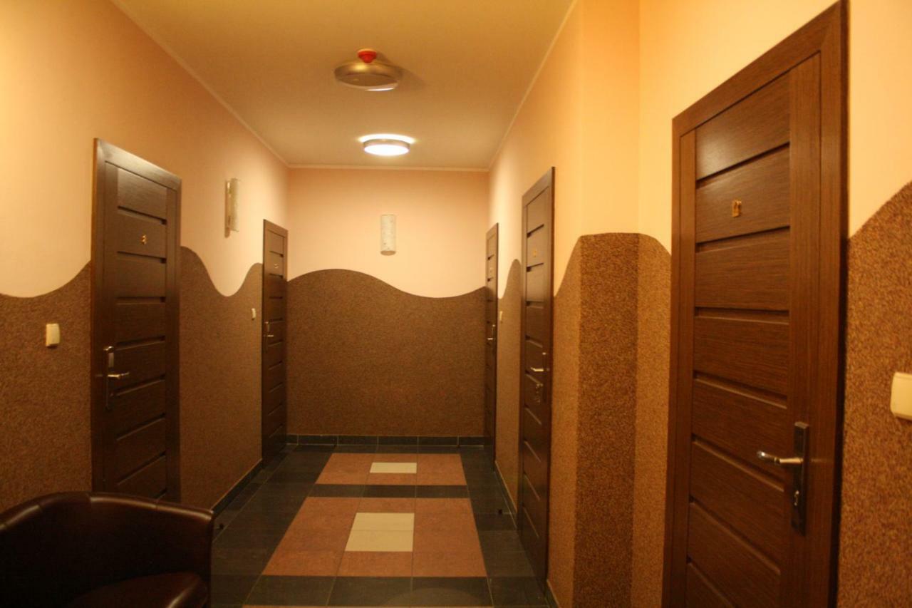 Hotel Pinocy Ledziny Exterior foto